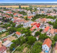 VAJNORY Bratislava -  Rodinný dom s veľkym potenciálom na predaj  - Pohľad na rodinný dom so záhradou na Roľníckej ulici v Bratislave - Vajnory.