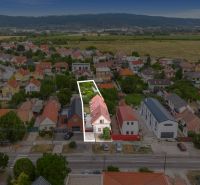 VAJNORY Bratislava -  Rodinný dom s veľkym potenciálom na predaj  - Letecký pohľad na rodinný dom na Roľníckej ulici v Bratislave-Vajnoroch.