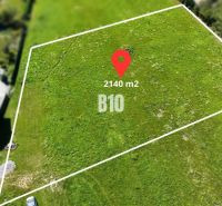 ABC stavebné pozemky - Pozemok na bývanie v Nesluši o rozlohe 2140 m² s vyznačenými hranicami.