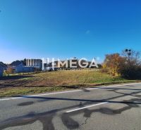 EXKLUZÍVNE NA PREDAJ 1303,5 m2 POZEMOK NA ZEMPLÍNSKEJ ŠÍRAVE - Pozemky - bývanie v obci Vinné s prístupovou cestou a elektrickým vedením.