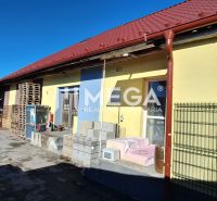 NA PREDAJ  Zabehnutá prevádzka v obci Kamenica nad Cirochou - Budova obchodných priestorov na ulici Osloboditeľov 193 v Kamenici nad Cirochou.