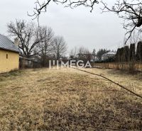 Výrazne znížená cena za stavebný  pozemok na predaj, Modrá nad Cirocho - Pozemok - bývanie v Modre nad Cirochou s trávnatou plochou a okolím.