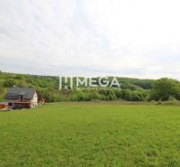 NA PREDAJ POZEMOK V SRDCI PRÍRODY - VYŠNÝ KAZIMÍR 1166 m² - Dom na pozemku pre bývanie vo Vyšnom Kazimíre, obklopený prírodou a zeleňou.