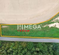 NA PREDAJ INVESTIČNÝ POZEMOK S PANORAMATICKÝM VÝHĽADOM SNINA - Pozemok o rozlohe 1692 m² na bývanie v Snine, Hámorská.