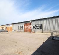 FLEXIBILNÝ PRENÁJOM HALY V HUMENNOM – od 600€ až 300 m² - Exteriér skladu a haly na Fidlikovej ulici v Humennom.