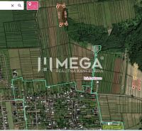 NA PREDAJ TRI INVESTIČNÉ POZEMKY CENA 18€/m² - LACKOVCE - Letecká mapa poľnohospodárskych a lesných pozemkov v Lackovciach s rozdeleným parceliam.
