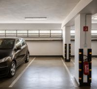 PREDAJ - krásny 3- izbový byt s 2 balkónmi na  Bratislavskej ulici  - Podzemná garáž s autom na parkovacom mieste, hasiacim prístrojom a prirodzeným osvetlením.