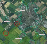 3.700 m2 ORNÁ PÔDA medzi Trnavou a Bielym Kostolom - Letecký pohľad na poľnohospodárske a lesné pozemky pri Hrnčiarovciach nad Parnou.