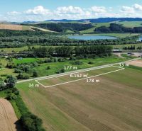 Na predaj veľký, investičný pozemok, Plaveč, Stará Ľubovňa - Pozemky - bývanie v Plavči, rozľahlé polia a panoramatická krajina so zeleňou.