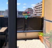 3-izb. byt v projekte Slnečnice, 7 p/7, balkón - Pohľad z bytu na balkón s výhľadom na okolie v Bratislave - Petržalke.