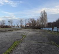 Sklad. priestory 200m2 - 1000m2, spevnené plochy do 6000m2 v areáli. - Opuštené sklady a haly v Bratislave - Rači s rozsiahlymi betónovými plochami a rastlinstvom.