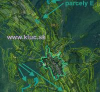 Ponúkame pozemky, od 1000m2, pôdu a les, spolu viac ako 4ha. - Letecký pohľad na poľnohospodárske a lesné pozemky v okolí Horného Tisovníka.