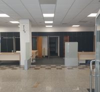 Nová, lepšia cena! Obchodný priestor v centre. Lichnerova - Interiér obchodných priestorov na ulici Lichnerova, priestranné priestory pre rôzne využitie.