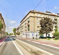 Na prenájom 2 izbový byt, 65 m2, Bratislava, centrum, Vajanského nábr. - Ulica Vajanského nábrežie v Bratislave - Starom Meste so staršími bytovými domami.