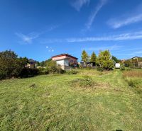 Stavebný pozemok so stavebným povolením - Janíkovce - 729 m2 - Záhrada pri dome na Hlavnej ulici v Nitre ponúka pozemky na bývanie.