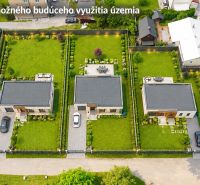 3 STAVEBNÉ POZEMKY V DÚBRAVE | NOVÉ PARCELY cca 860 m² |  - Vizualizácia pozemkov na bývanie v Dúbrave s tromi rodinnými domami a zeleňou.