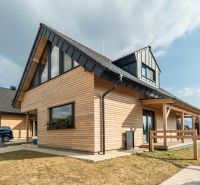 I Luxusné dvojpodlažné chalet pri Liptovskej Mare - Drevený domček v rezorte Hotelov a penziónov v Liptovskom Trnovci obklopený prírodou.