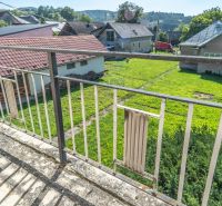 REZERVOVANE  I Na predaj dvojposchodový 5i rodinný dom pri Žiline - Výhľad z balkóna v rodinnom dome na ulici M. Chmeliara v Lietavskej Lúčke.