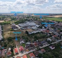 Stavebný pozemok 880 m² + prístupová cesta so sieťami Ivanka pri Nitre - Letecký pohľad na Pozemky - bývanie na Myrtinej ulici v Ivanke pri Nitre.