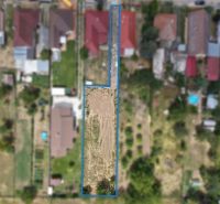 Stavebný pozemok 880 m² + prístupová cesta so sieťami Ivanka pri Nitre - Letecký pohľad na pozemky pre bývanie v Ivanke pri Nitre, Myrtina ulica.