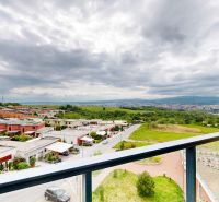 PREDAJ, 3 izbový byt v novostavbe PANORÁMA, ulica Borievková - Výhľad z 3-izbového bytu na Borievkovej ulici v Košiciach - mestskej časti Košická Nová Ves.