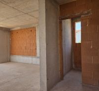 CHORVÁTSKO -  Apartmány v 1. rade od mora - SRIMA, VODICE - Hrubá stavba 4-izbového bytu s výhľadom na more v SRIME.