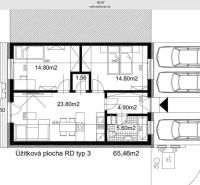 Rodinný dom v obci Láb, kľudná slepá ulica - Pôdorys rodinného domu v Lábe s dvojgarážou a dispozíciou typu 3, plochou 65,46 m².