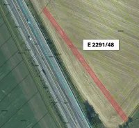 Križovany nad Dudváhom – 169 m2 ORNÁ pôda – PREDAJ - Letecký pohľad na poľnohospodárske a lesné pozemky pri Križovanoch nad Dudváhom.