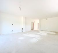 Novostavba moderného 4i rodinného domu v Štitároch - Priestranná miestnosť v rodinnom dome, s holou podlahou a pripravená na dokončenie.