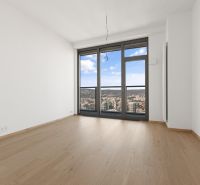 EUROVEA TOWER - Penthouse 4-izbový s výhľadom na downtown , 44.p - Izba v 4-izbovom byte s veľkými oknami a výhľadom na mesto.