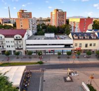 Obchodné priestory na námestí Topoľčany  PRENÁJOM - Pohľad na obchodné priestory na ulici M.R. Štefánika v Topoľčanoch.