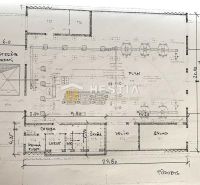 Skladový areál s pozemkom 10 000 m2 v priemyselnej zóne - Pôdorys skladových a výrobných priestorov vrátane technických miestností a sociálneho zázemia.
