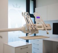 Kompletne zariadená zubná ambulancia, Záhorská Bystrica - Zubná ordinácia s moderným vybavením v obchodných priestoroch.