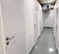 Na predaj novostavba 3 izbový byt, Bratislava, Nový Ružinov, Bajkalská - Chodba so zamknutými dverami a ventilačným systémom, ideálna na skladovacie účely.