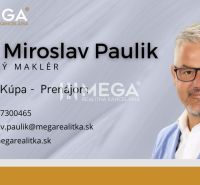 NOVÁ CENA - PREDAJ RODINNÉHO DOMU v obci HRABOVEC nad LABORCOM - Vizitka realitného makléra s kontaktnými informáciami a logom kancelárie.