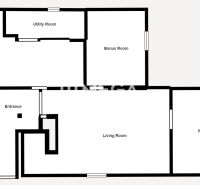 PREDAJ RODINNÉHO DOMU v HUMENNOM (Sídlisko Poľana) - Pôdorys rodinného domu obsahuje kuchyňu, obývaciu izbu, utility room a bonus room.