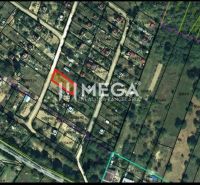 Záhrada na predaj – 365 m², Pichoňka, Snina - Mapa parciel v Záhradách Snina so zvýrazneným pozemkom a okolím na Jesenského ulici.