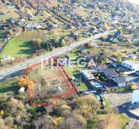 EXKLUZÍVNE NA PREDAJ 1303,5 m2 POZEMOK NA ZEMPLÍNSKEJ ŠÍRAVE - Vinné ponúka pozemky na bývanie s výhľadom na malebnú krajinu a okolité stavby.