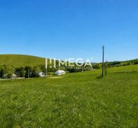 NA PREDAJ: Priestranný pozemok 2126 m² obec Víťazovce – ideálny na výs - Zelené pastviny vo Víťazovciach ideálne pre Pozemky - bývanie v malebnej krajine.