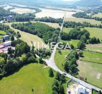 SUPER ZĽAVA PREDAJ POZEMKU V OBCI PTIČIE - iba 7km od mesta - Krajina v obci Ptičie s pozemkami na bývanie, obklopená zeleňou a cestnou komunikáciou.