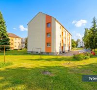 PREDAJ | 2-izb. byt 59 m² + loggia | Š. Michaľany - Bytové domy na ulici Pod lesíkom v Šarišských Michaľanoch obklopené zeleňou.