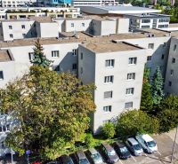 2 - IZBOVÝ BYT | BRATISLAVA III | VAJNORSKÁ  - Súbor obytných budov obklopených zeleňou na Vajnorskej ulici v Bratislave - Novom Meste.
