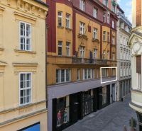 LAURINSKÁ, 2i byt, 68m² – REPREZENTATÍVNE bývanie v historickom CENTRE - Historické fasády budov na Laurinskej ulici v Bratislave - Staré Mesto, 2-izbový byt.