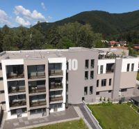 Relax Residence - Apartmán so zariadením - Budova v Rajeckých Tepliciach na ulici M. R. Štefánika, vhodná na 2-izbový byt.