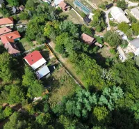 Kolačno – 90 m2 INVESTIČNÝ pozemok v obci - Predaj - Dedinská krajina Kolačna je posiata stromami a malebnými stavbami v Záhradách.