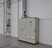 Priemyselná hala 2 500 m²  SKLADOVANIE, VÝROBA, LOGISTIKA - Rozvádzač v priemyselných výrobných priestoroch s dlaždicovou podlahou.