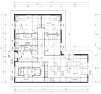 / Novostavba, moderný bungalov, dokončený na kľúč  - Pôdorys prízemia rodinného domu so zariadením, garážou, obývačkou, kuchyňou a kúpeľňami.