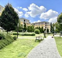Na predaj, 3 izbový byt 71 m2, s loggiou, Bratislava, Nový Ružinov - Bytový komplex s parkom a ihriskom na Bajkalskej v Bratislave, Ružinove, obklopený zeleňou.
