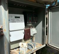NA PREDAJ záhrada /480 m2/v mestskej časti Nová Osada, Komárno - Elektrická rozvodná skriňa v záhrade v Komárne s meračom spotreby energie.