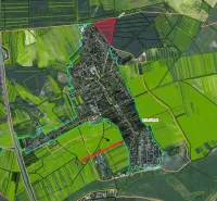 Závod – 630 m2 ORNÁ PÔDA a LESY v pozemkových úpravách - Letecký pohľad na Poľnohospodárske a lesné pozemky v Závode so spevnenými cestami.